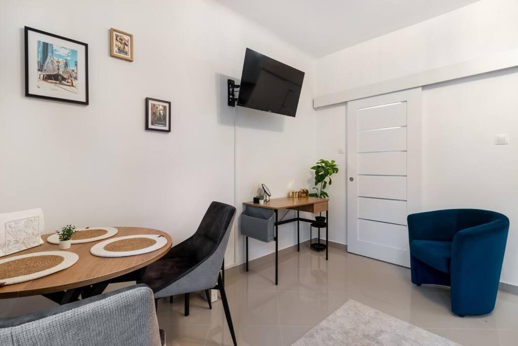 Urban Chic - - Center&orla Apartament